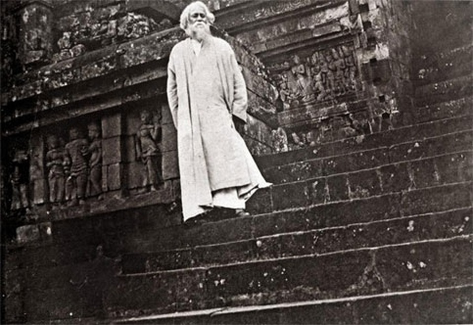 File photo: Rabindranath Tagore poses for a photo while standing on the step of Borobudur Temple in Central Java during his visit in 1927. (Photo courtesy of the Indian Consulate)  
