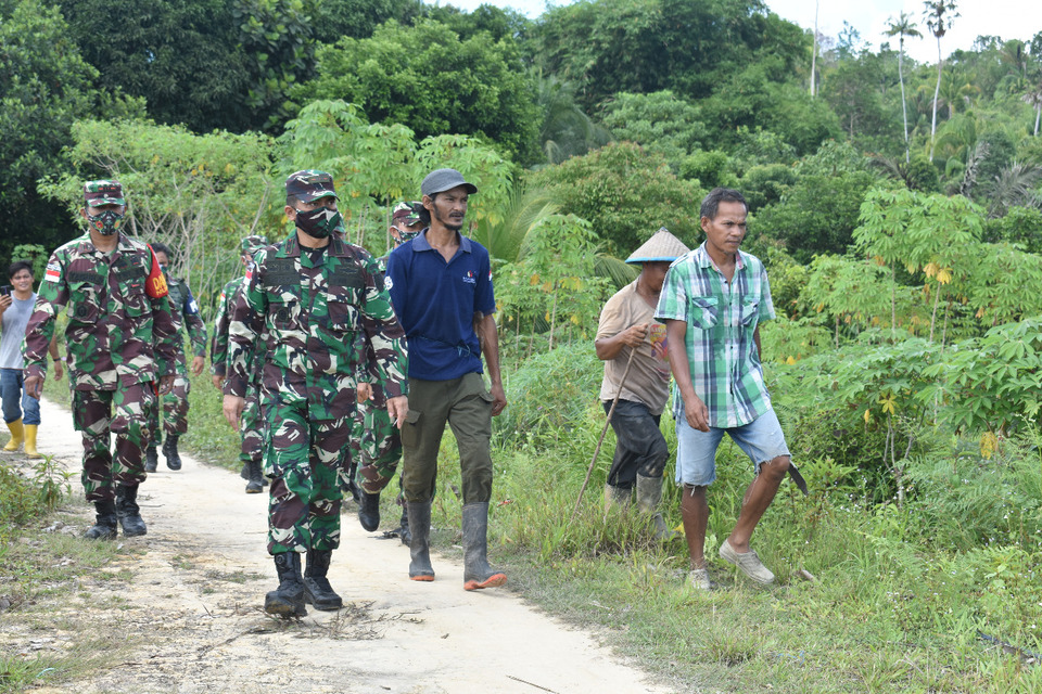 The TNI Manunggal Membangun Desa (TMMD) program at Binusan Dalam Village, Nunukan, North Kalimantan. (Photo Courtesy of Kodim 0911)