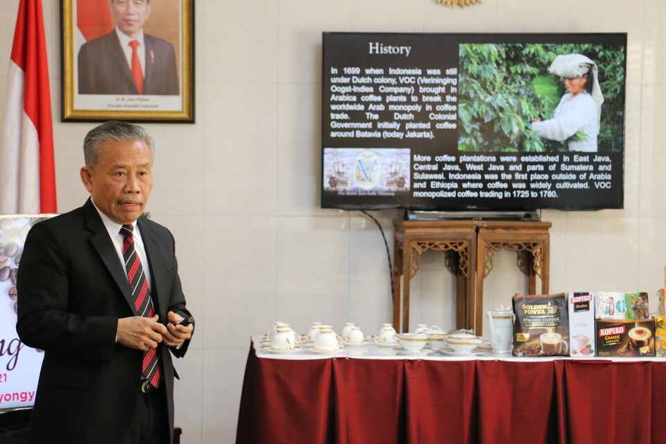 In this Feb. 19, 2021 photo, Indonesian Ambassador to North Korea Berlian Napitupulu hosts a meeting with his foreign counterparts at the Indonesian Embassy building in Pyongyang. (Photo Courtesy of the Foreign Affairs Ministry)