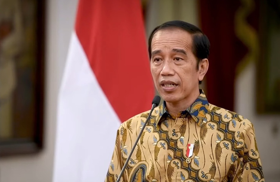 President Joko Widodo delivers a video message to announce extension of Covid-19 lockdown for another week from the State Palace in Central Jakarta on July 25, 2021. (Videography)