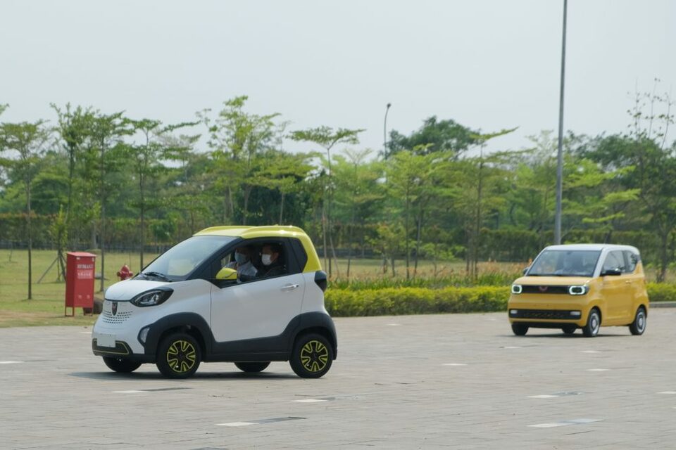 Two electric car models are shown at the assembly plant of Chinese carmaker Wuling Motors in the Indonesian town of Cikarang, Sept. 30, 2021. (Photo courtesy of Wuling Motors)