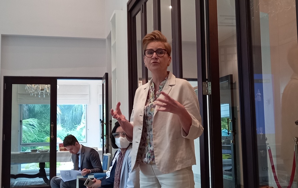 Polish Ambassador to Indonesia Beata Stoczynska briefs local journalists at her official residence in Jakarta, Oct. 12, 2021. (JG Photo)