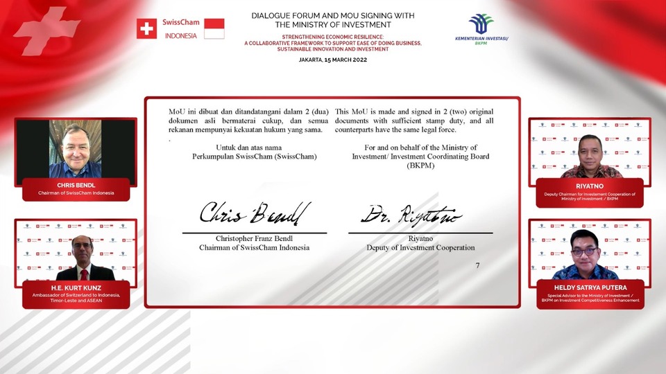 SwissCham Indonesia and Investment Ministry or Investment Coordinating Board (BKPM) sign a deal to boost investment cooperation on March 15, 2022. (Photo Courtesy of SwissCham Indonesia)
