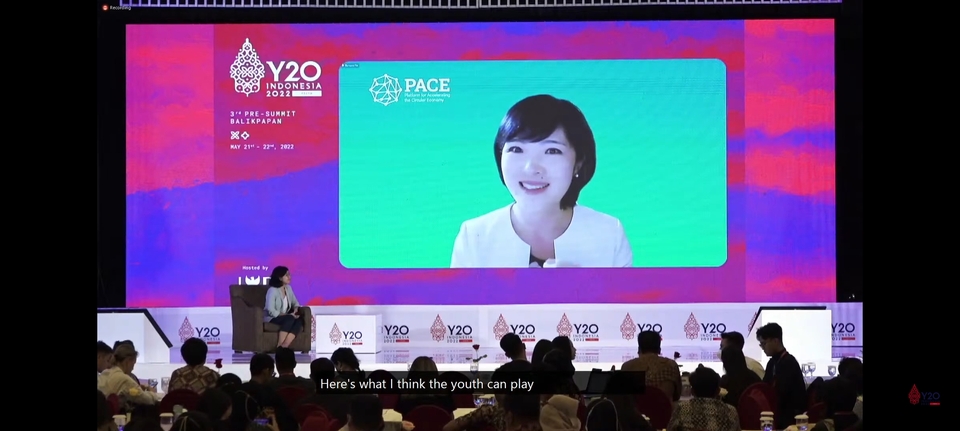 Ke Wang, the program lead at the Platform for Accelerating Circular Economy (PACE), joins the circular economy talk show virtually at the Y20 Indonesia 2022 Third Pre-Summit in Balikpapan on May 22, 2022. (JG Screenshot)
