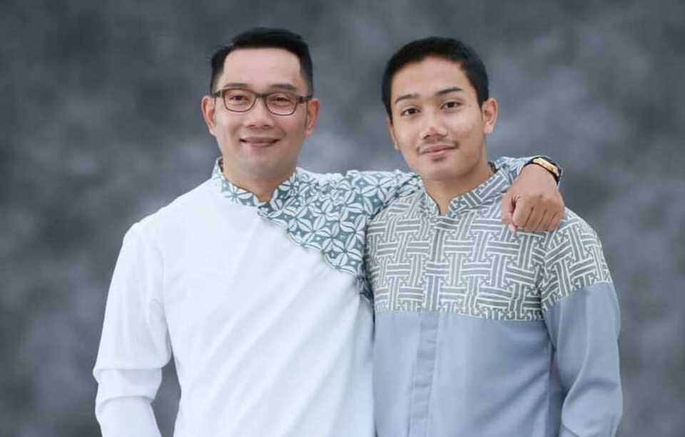 West Java Governor Ridwan Kamil, right and his eldest son, Emmeril Khan Mumtadz. (B1 Photo/Instagram)