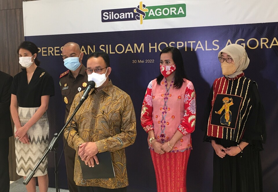 Jakarta Governor Anies Baswedan, center, inaugurates Siloam Agora Hospital in East Jakarta on May 30, 2022. (Beritasatu Photo)