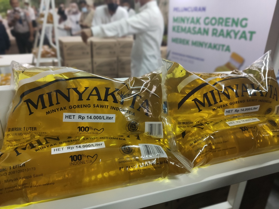 The Trade Ministry launches an affordable edible oil product called Minyakita in Jakarta on July 6, 2022. (Herman)