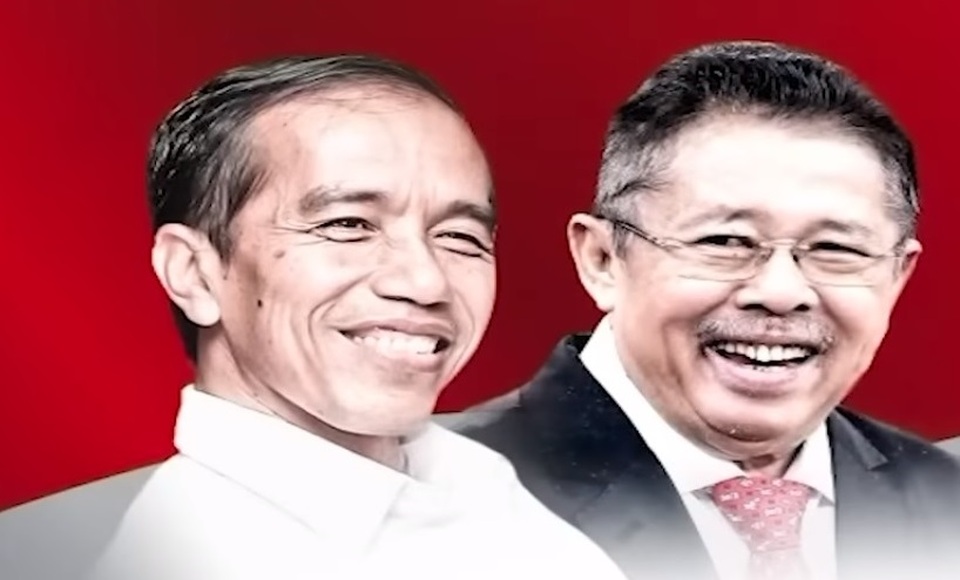 News broadcaster  TV One uses the cover picture featuring President Joko Widodo, left, and Chief Editor Karni Ilyas for a special interview program published on its YouTube account.