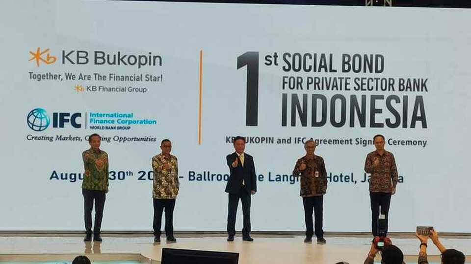 KB Bukopin becomes the first Indonesian private bank to receive social bonds from International Finance Corporation. (Handout)