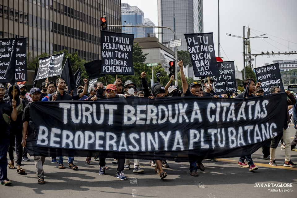 The climate strike in Central Jakarta on September 23, 2022. Roban Timur residents protest against the steam-powered plant in Batang, which they believe have polluted the ocean. (JG Photo/Yudha Baskoro)