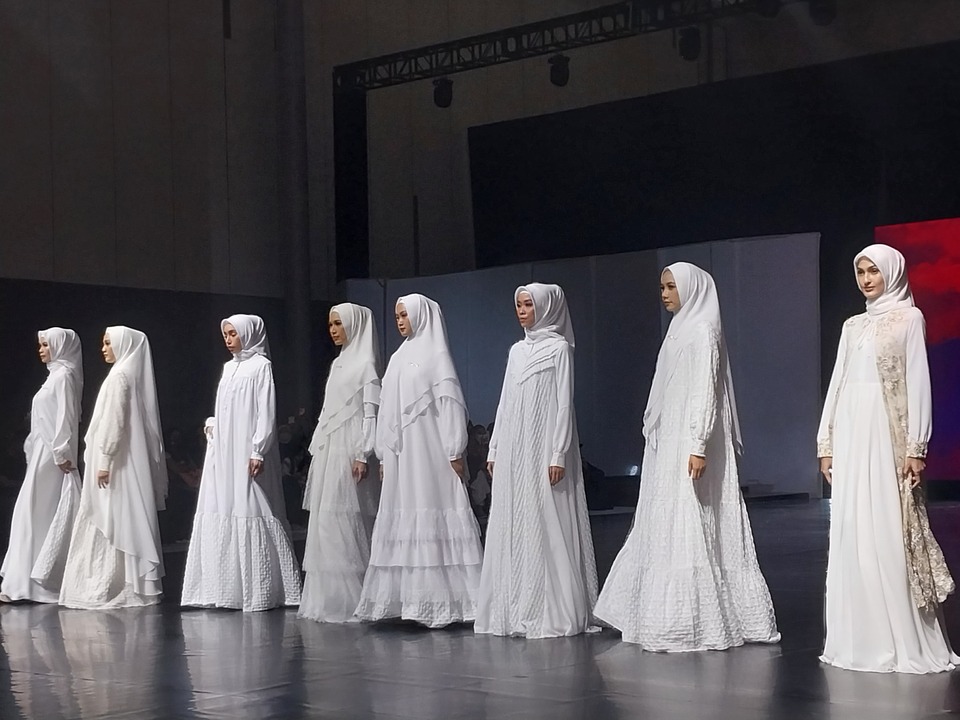 Asia Pacific Rayon teams up with local brand Bajufuku at the Jakarta Muslim Fashion Week at ICE BSD on Oct. 22, 2022. (JG Photo/Jayanty Nada Shofa)