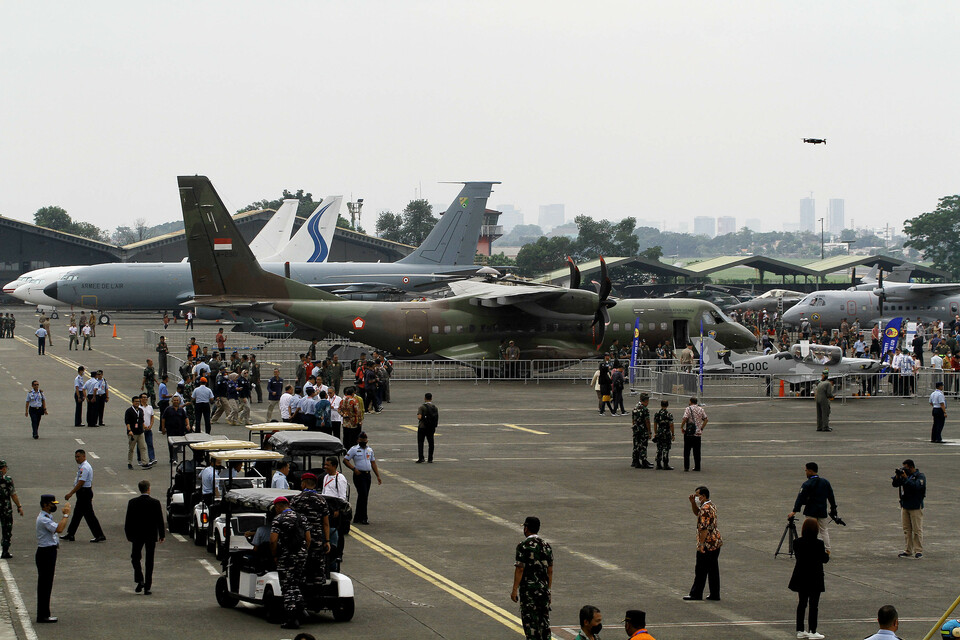 Military aircraft from various countries and manufacturers are exhibited at the Indo Aerospace Expo & Forum 2022 at Halim Perdanakusuma Airport in East Jakarta on November 4, 2022. (B Universe Photo/Joanito de Saojoao)