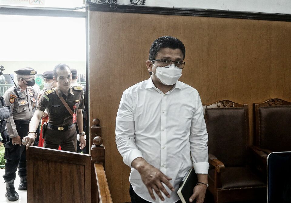 Former police general Ferdy Sambo enters the South Jakarta courthouse for his murder trial on December 29. 2022. (B Universe Photo/Joanito De Saojoao)