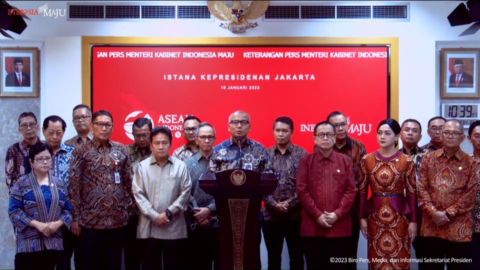 Himbara chair and BRI president director Sunarto gives a press statement after his meeting with President Joko "Jokowi" Widodo on Jan. 16, 2023. (Photo Courtesy of BRI)