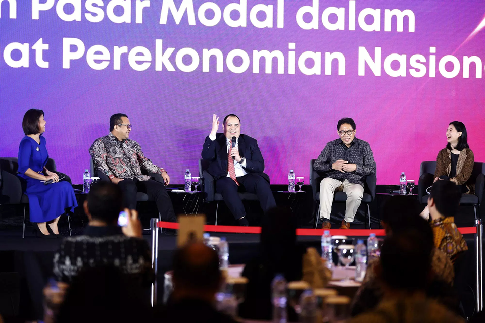 The first session of the 2023 Economic Outlook forum hosted by B Universe in Jakarta on Feb. 14, 2023. The discussion takes on the theme "The Capital Market