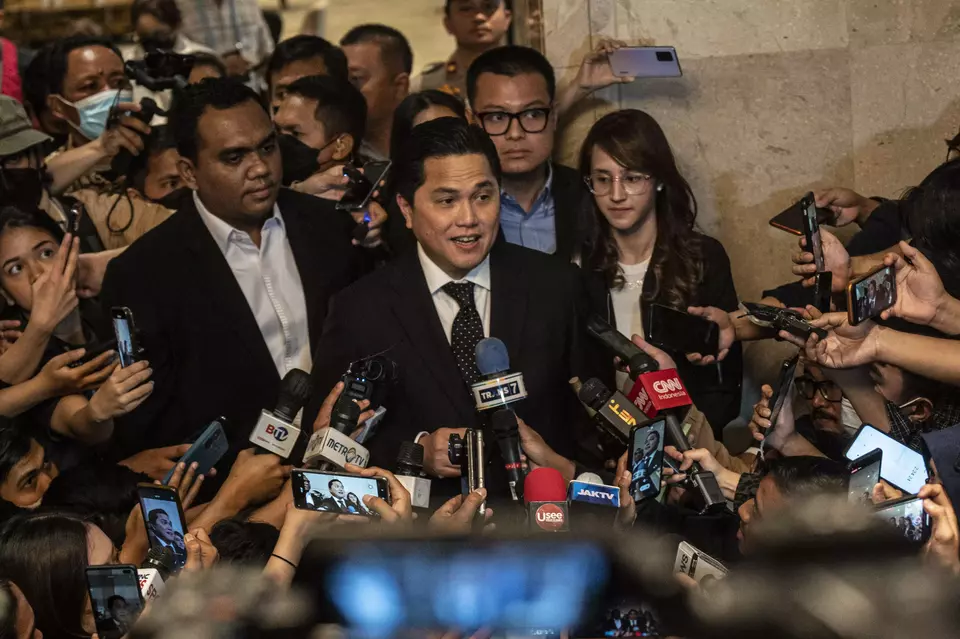 State-Owned Enterprise Minister Erick Thohir, center, speaks to the media after he was elected as the chairman of the Indonesian Football Association (PSSI) during a congress in Jakarta on Feb. 16, 2023. (Antara Photo)