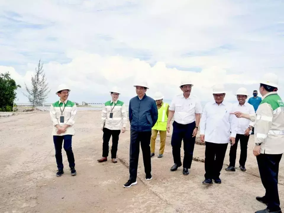 President Joko "Jokowi" Widodo visits the Kalimantan Industrial Park Indonesia project in North Kalimantan on Feb. 28, 2023. (Photo Courtesy of Presidential Press Bureau)