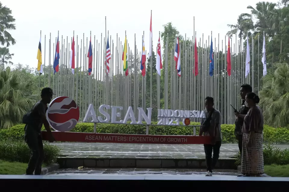 Employees prepare for the ASEAN Finance Ministers and Central Bank Governors Meeting (AFMGM) in Bali, Nusa Dua Convention Center, on March 27, 2023. (Antara Photo/Nyoman Hendra Wibowo)