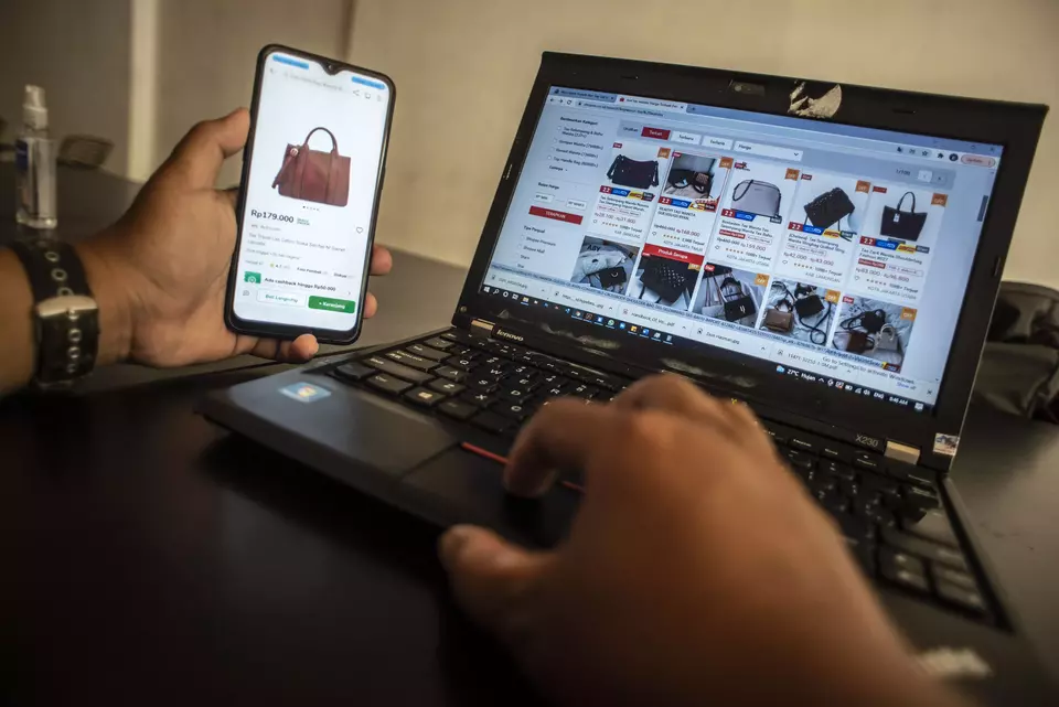 A photo illustration of e-commerce shopping. ASEAN's study on a digital economy framework agreement is set to reach completion in 2023. (Antara Photo)