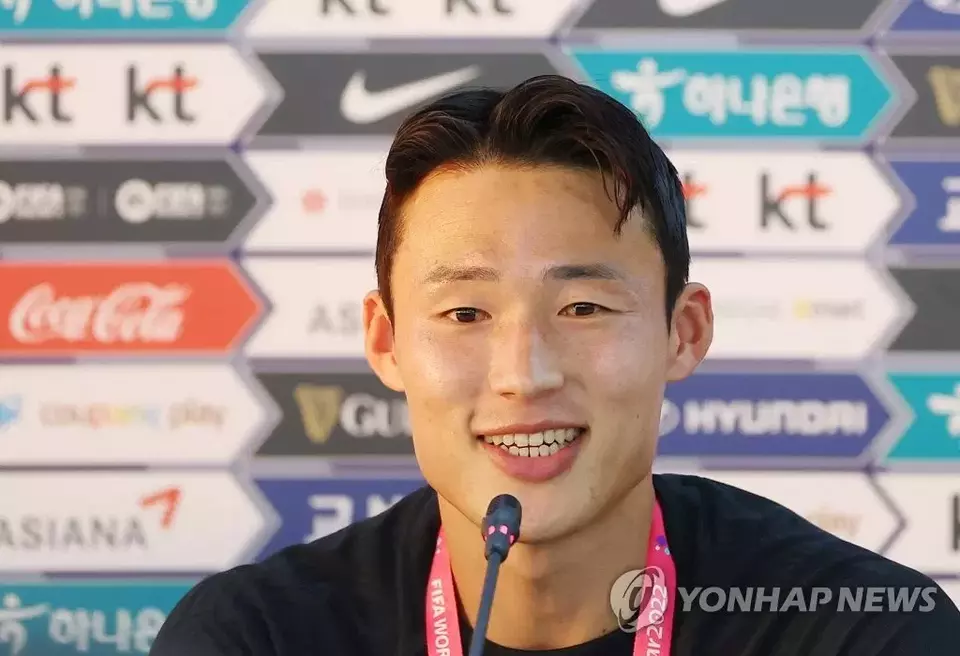 South Korean footballer Son Jun-ho speaks at a press conference before a training session for the FIFA World Cup at Al Egla Training Site in Doha, on Nov. 22, 2022. (Photo courtesy of Yonhap News Agency)