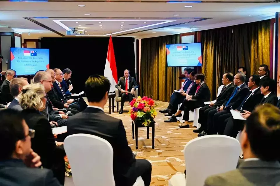 In this photo posted on President Joko Widodo s Twitter account, the president meets with Australian business leaders at Shangri-La Hotel in Sydney, Tuesday, July 4, 2023.