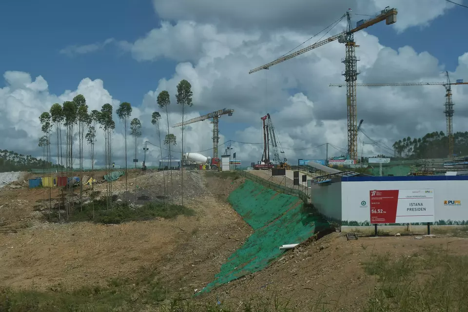 This photo taken on June 8, 2023, shows the new Presidential Palace being built in the main government area of the State Capital Nusantara in South Penajem Paser Regency, East Kalimantan, Thursday, June 8, 2023. (Antara Photo/Fakhri Hermansyah)
