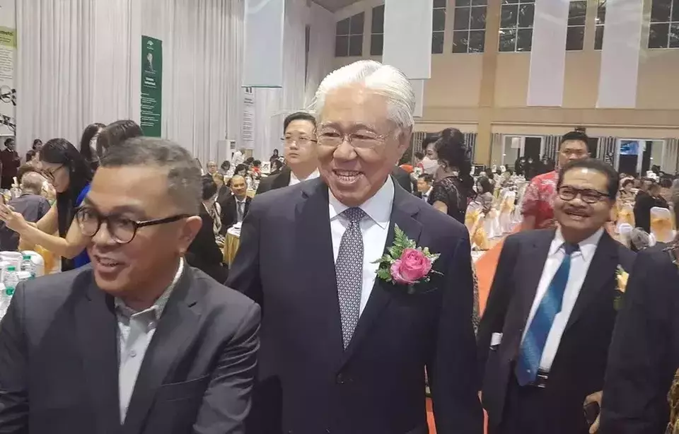 B-Universe Executive Chairman Enngartiasto Lukita, center, attends a ceremony celebrating the 16th anniversary of Ma Chung University in Malang, East Java, Saturday, July 29, 2023. (B-Universe photo/Didik Fibrianto)