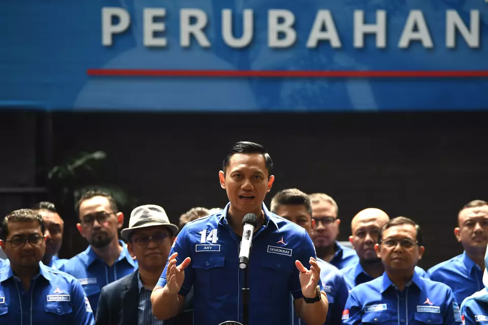 Democratic Party Chairman Agus Harimurti Yudhoyono, center, speaks during a news conference in Jakarta, Aug. 11, 2023. (Antara photo)