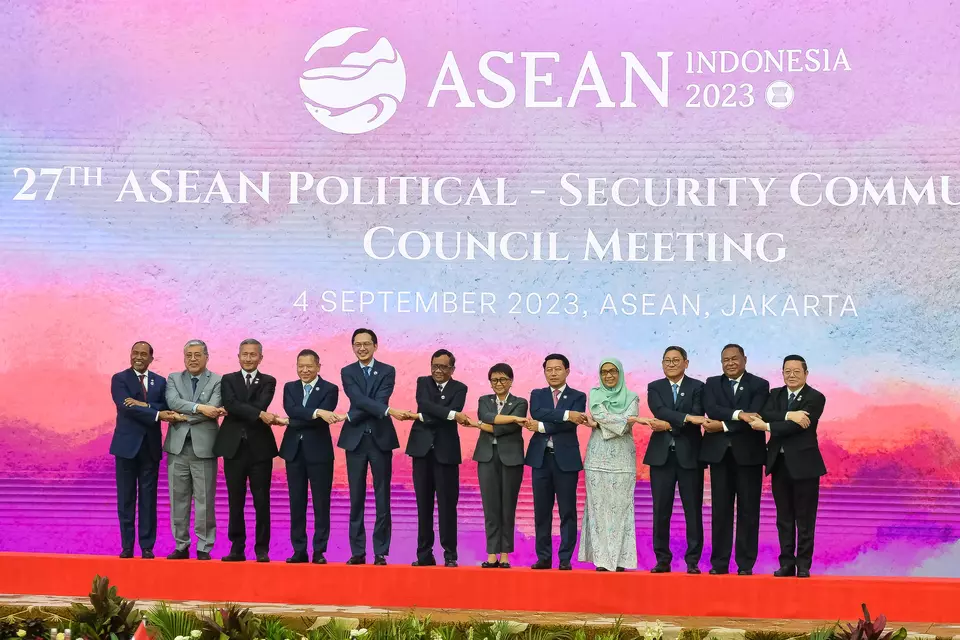 The foreign ministers of the Association of Southeast Asian Nations (ASEAN) pose for a photo with Indonesian Chief Security Minister Mohammad Mahfud, sixth left, in Jakarta, Monday, Sept. 4, 2023. (Antara photo)