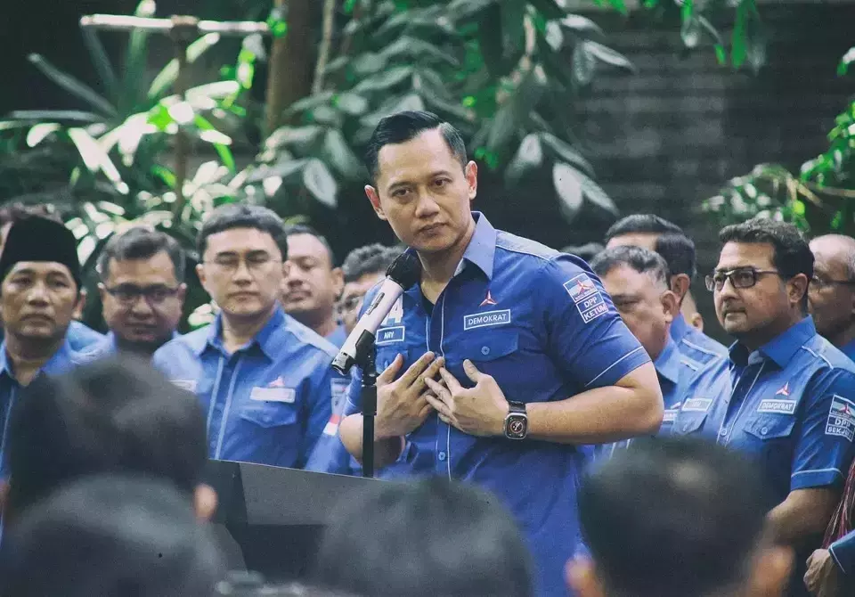 Democratic Party Chairman Agus Harimurti Yudhoyono addresses regional chapter leaders at the party s headquarters in Jakarta, Monday, Sept. 4, 2023. (B-Universe photo/Joanito De Saojoao)