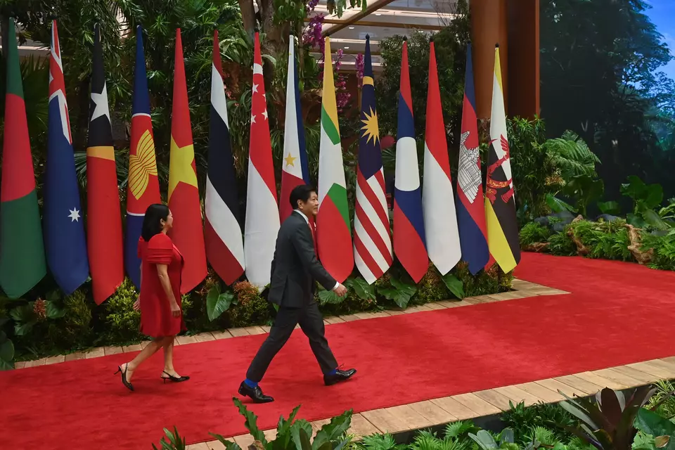 Philippines President Ferdinand Marcos Jr arrives at the Jakarta Convention Center for the 43rd ASEAN Summit in Jakarta on September 5, 2023. (Antara Photo/ASEAN Summit Media Center/Aditya Pradana Putra)