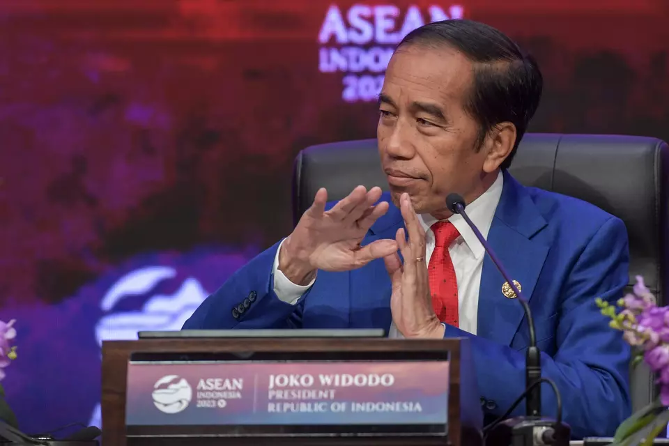 President Joko "Jokowi" Widodo gives a press statement after the closing ceremony of the 43rd ASEAN Summit in Jakarta on Sep. 7, 2023. (Antara Photo/43rd ASEAN Summit Media Center)