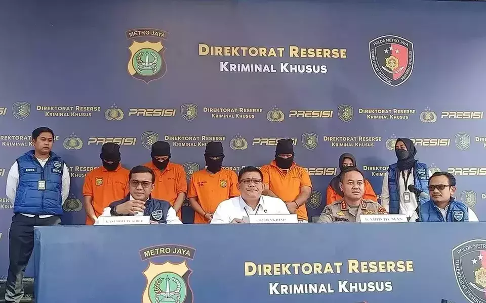 The Jakarta Police present five suspects in the pornography case during a press conference in Jakarta, Monday, Sep. 11, 2023. (B-Universe photo/Mita Hapsari)