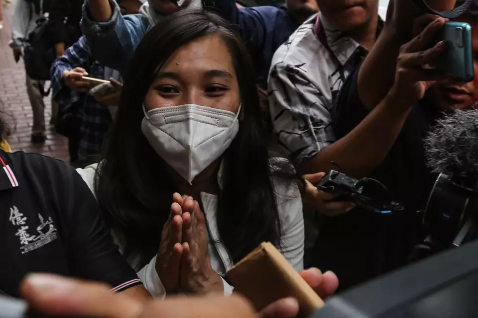 Social media personality Virly Virginia arrives at the Jakarta Police headquarters, Tuesday, Sept. 19, 2023, to undergo an interrogation for her alleged role in the illegal production and transmission of pornographic videos. (Antara Photo/Asprilla Dwi Adha)
