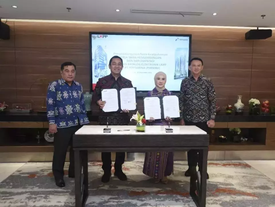 National Public Procurement Agency (LKPP) signs an agreement on e-catalogue with state-owned energy firm Pertamina in Jakarta on September 29, 2023. (Photo Courtesy of Pertamina)
