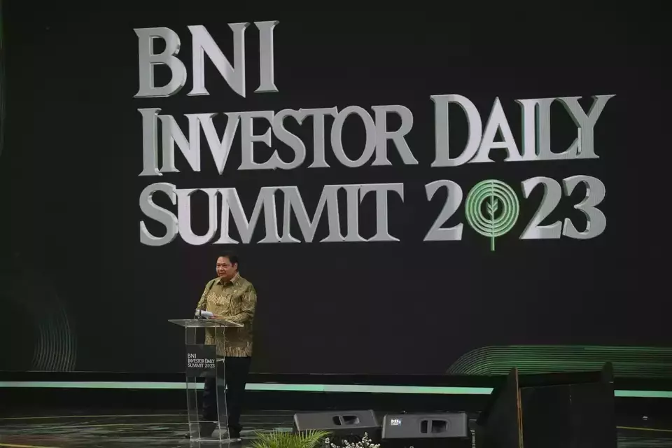 Chief Economic Affairs Minister Airlangga Hartarto speaks at the 2023 BNI Investor Daily Summit at Hutan Kota by Plataran in Jakarta on Oct. 24, 2023. (Photo Courtesy of BNI)