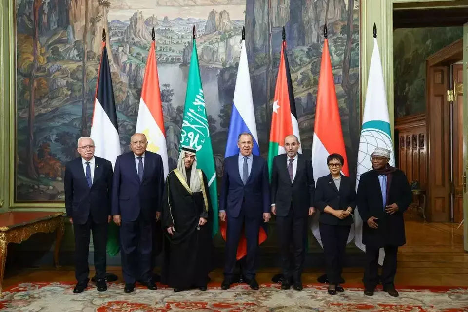 Foreign Affairs Minister Retno Marsudi meets with her Russian counterpart Sergey Lavrov in Moscow on Nov. 21, 2023. Retno’s Saudi, Jordanian, Egyptian, and Palestinian counterparts --as well as OIC Secretary-General Hissein Brahim Taha-- are also present. (Photo Courtesy of Foreign Affairs Ministry)