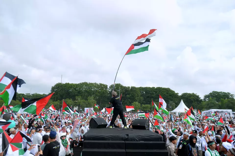 A pro-Palestine rally in Bali on Nov. 25, 2023. (Antara Photo/Fikri Yusuf)