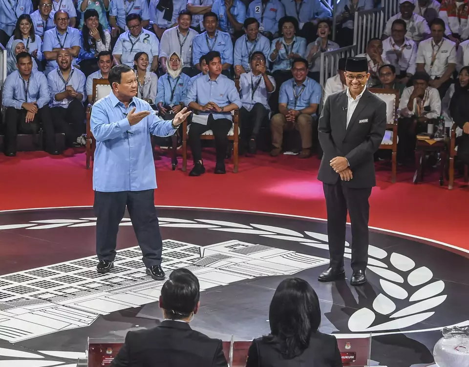 FILE - Prabowo Subianto, left, exchanges arguments with Anies Baswedan during the presidential debate in Jakarta, Tuesday, Dec. 12, 2023. (Antara Photo)