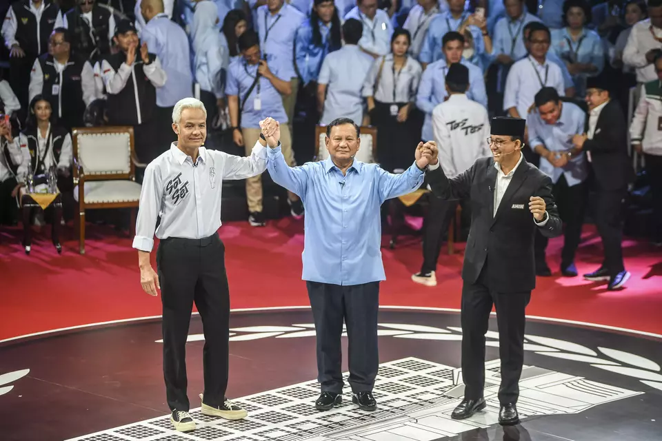 Presidential candidates Ganjar Pranowo, Prabowo Subianto, and Anies Baswedan at the General Election Commission (KPU) building in Jakarta on Dec. 12, 2023. (Antara Photo/Galih Pradipta)