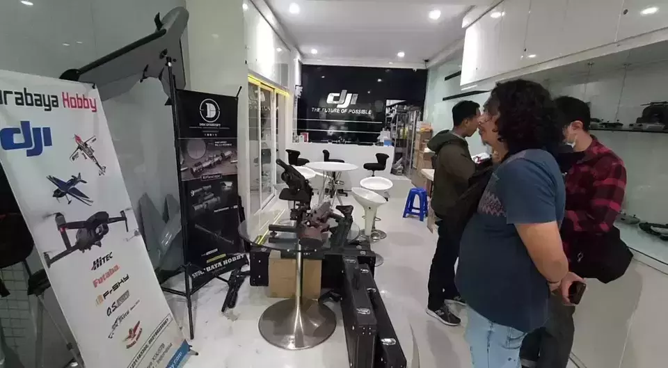 Surabaya Hobby store is accused of supplying 100 servo motors to Pishgam Electronic Safeh Company (PESC) in Iran for the production of Unmanned Aerial Vehicles (UAVs) or drones. (Beritasatu.com/Agung Dharma)