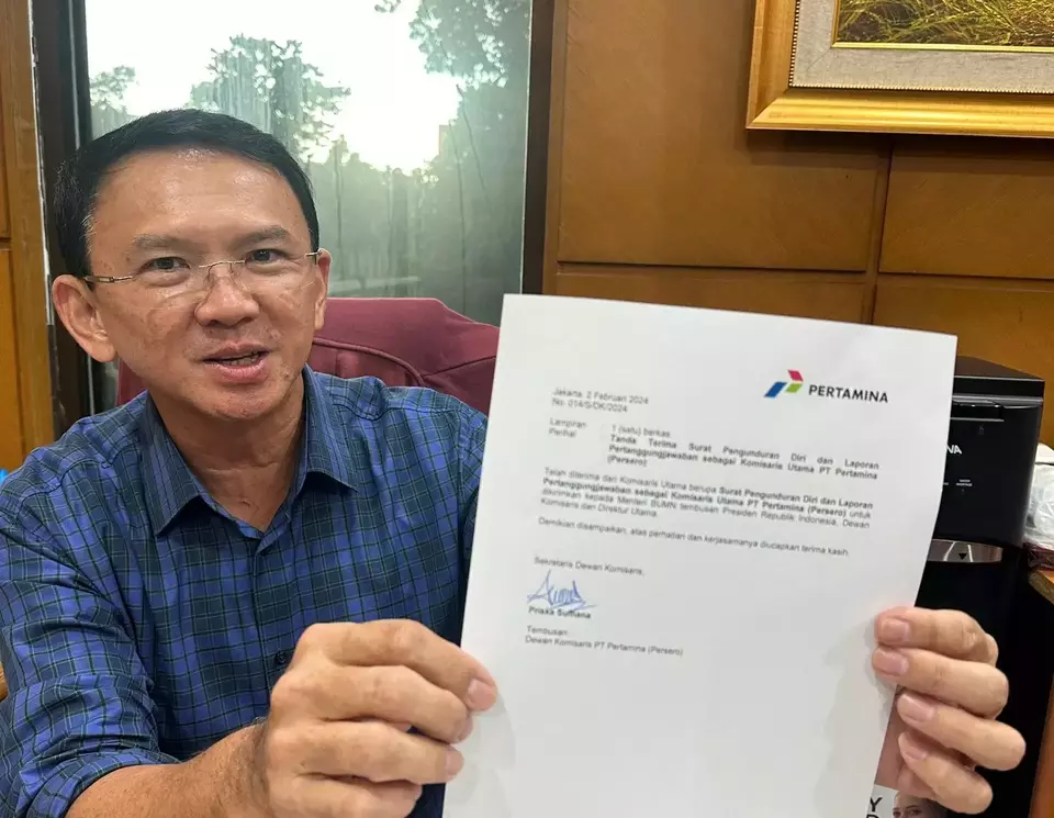 Pertamina Chief Commissioner Basuki Tjahaja Purnama, or Ahok, posts a photo of himself on his X account showing a receipt of his resignation letter from the company, Friday, Feb. 2. 2024.