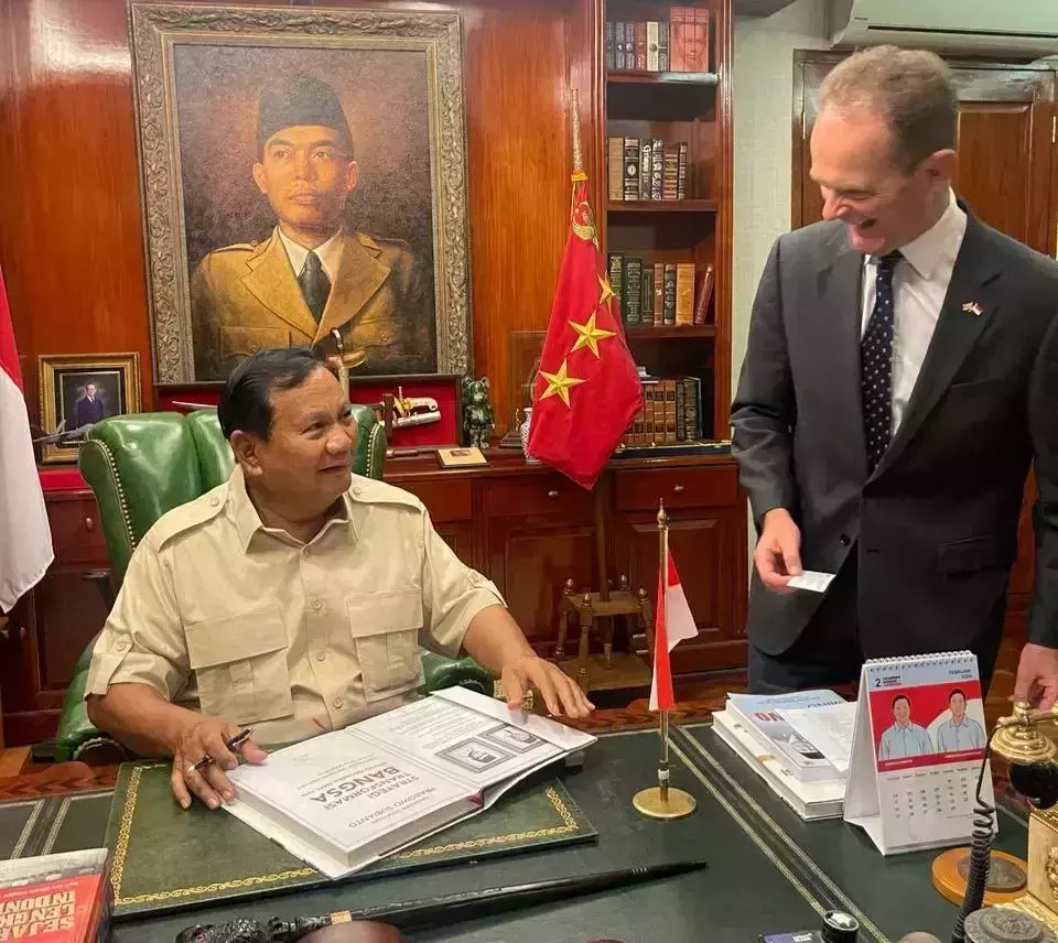 British Ambassador to Indonesia Dominic Jermey presents a congratulatory letter to Prabowo Subianto at Prabowo's office on Friday, Feb. 16, 2024. (Twitter.com/Dominic Jermey)