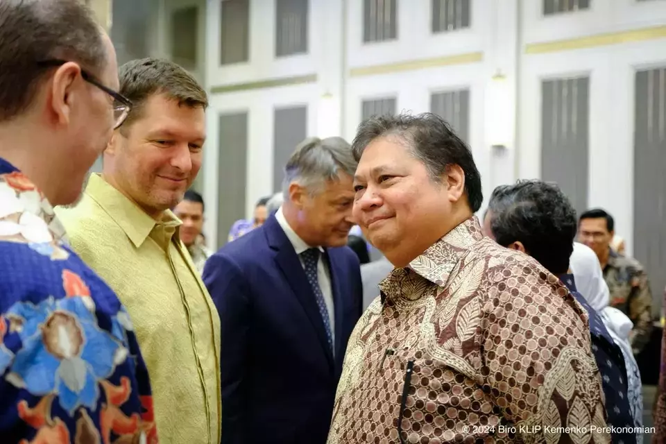 Chief Economic Affairs Minister attends a dinner with ambassadors from OECD countries in Jakarta on Feb. 28, 2024. (Photo Courtesy of Coordinating Ministry of Economic Affairs)