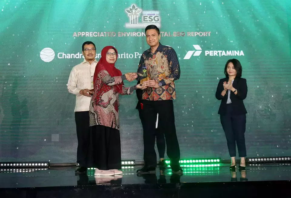 PT Chandra Asri Pacific Tbk takes home two awards for Appreciated Environmental ESG Report and Most Integrated ESG Report in Jakarta on Feb.24, 2024. (B Universe Photo/Joanito De Saojoao)