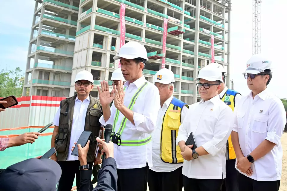 President Joko "Jokowi" Widodo holds the topping-off ceremony for the civil servant apartment towers in Nusantara on March 1, 2024. (Photo Courtesy of Presidential Press Bureau)