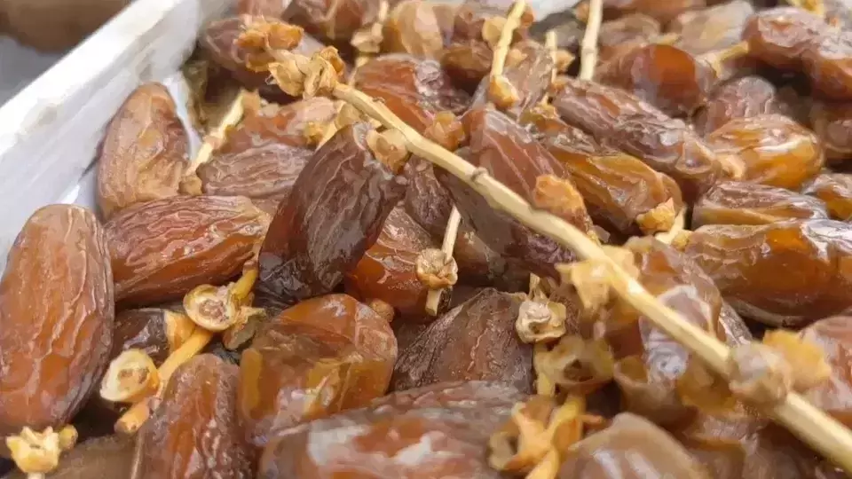 The Indonesian Ulema Council (MUI) has called for a boycott of Israeli dates during the holy month of Ramadan, alleging that the proceeds from their sales contribute to the harm of Palestinian civilians. (Beritasatu.com/Chandra Kurnia)