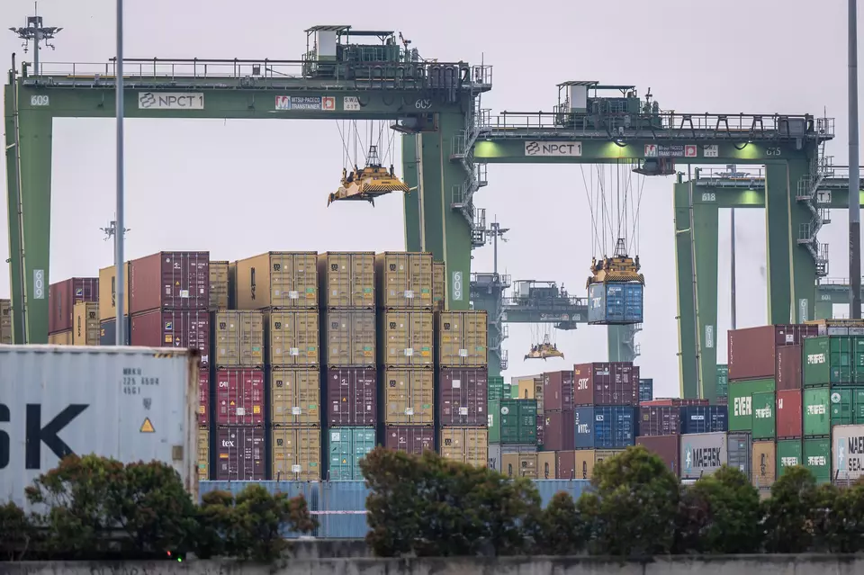 Unloading activities at the Tanjung Priok port in Jakarta on May 9, 2024. (Antara Photo/Bayu Pratama S)