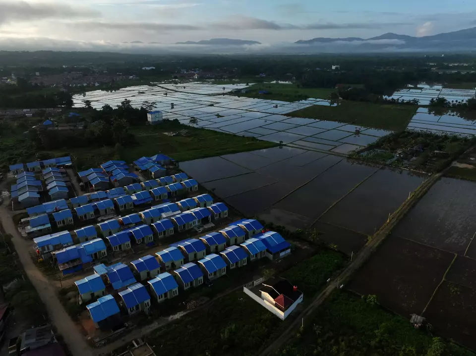 Aerial view of public housing development in South Konawe, Southeast Sulawesi. Government aims to allocate 173,251 housing units to the community in 2024.
(ANTARA FOTO/Jojon)