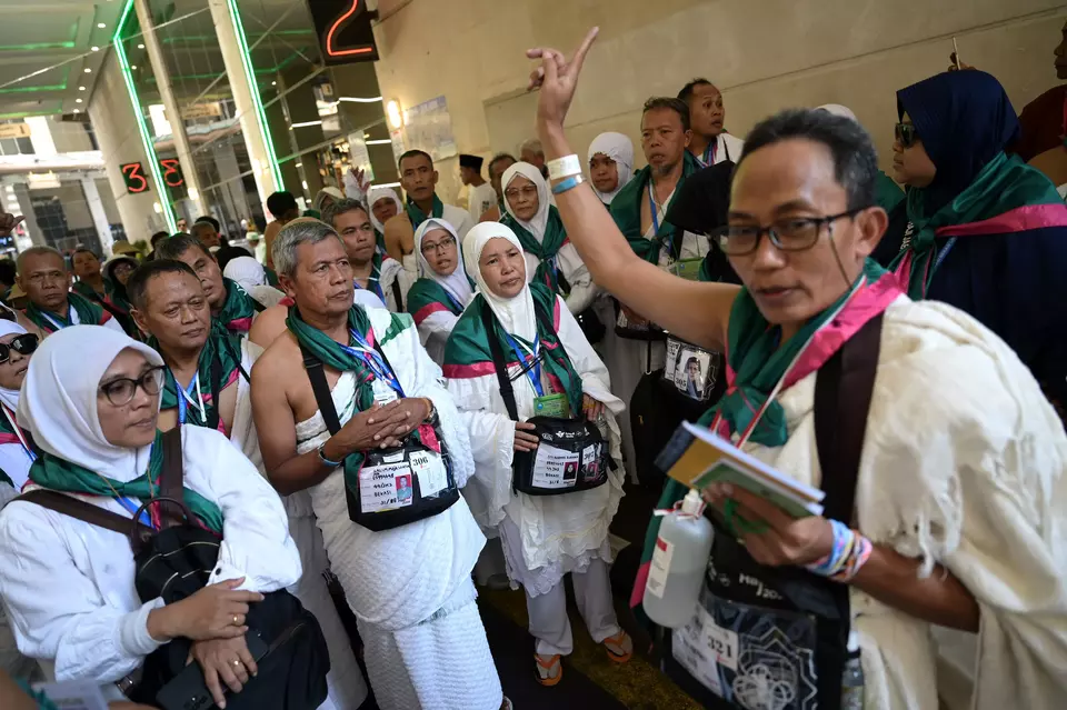 Indonesian hajj pilgrims get ready to make the mandatory umrah pilgrimage in Mecca, Saudi Arabia, on June 2, 2024. (Antara Photo/Sigid Kurniawan)